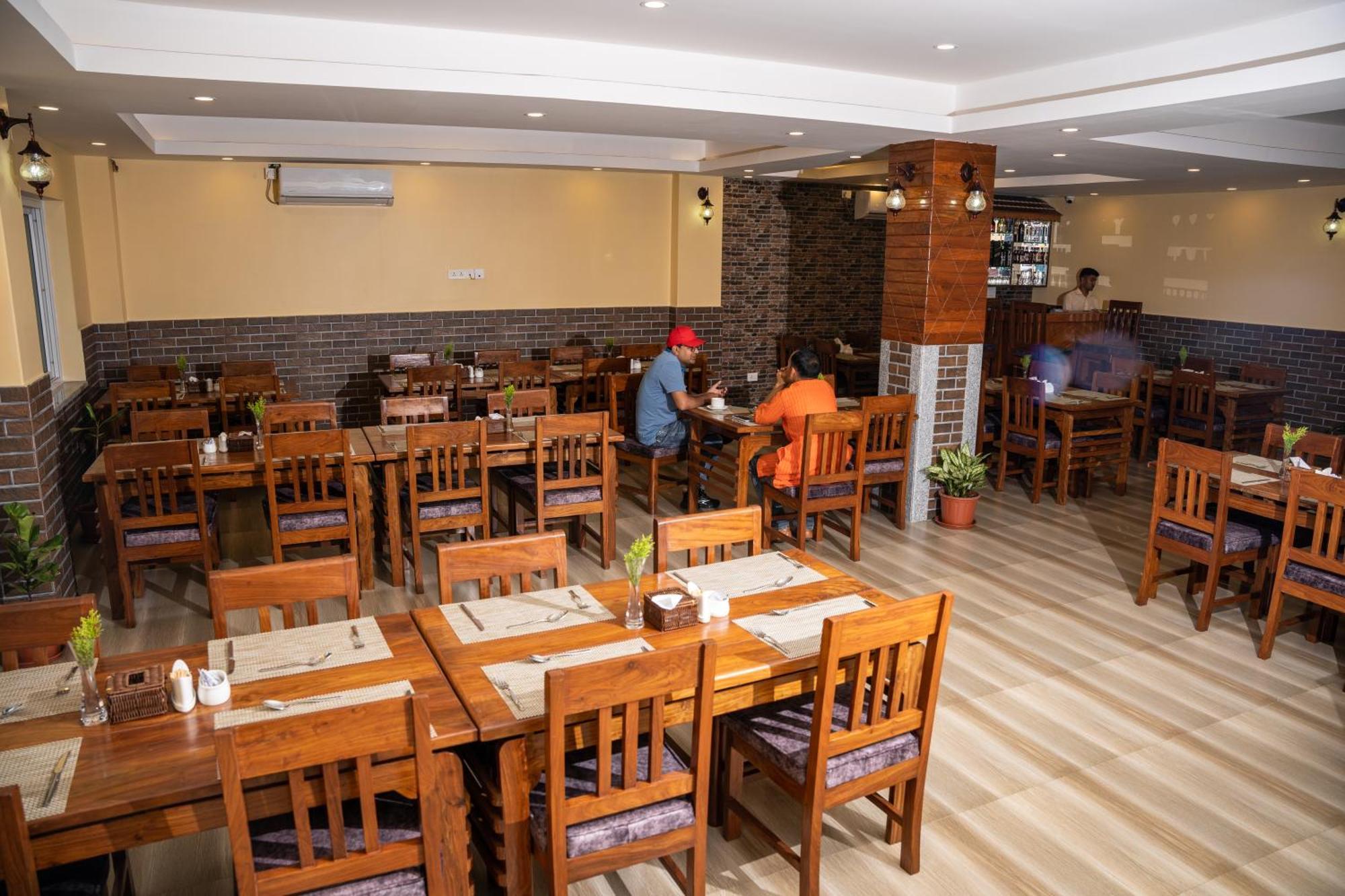 Hotel Hidden Kingdom Pokhara Bagian luar foto