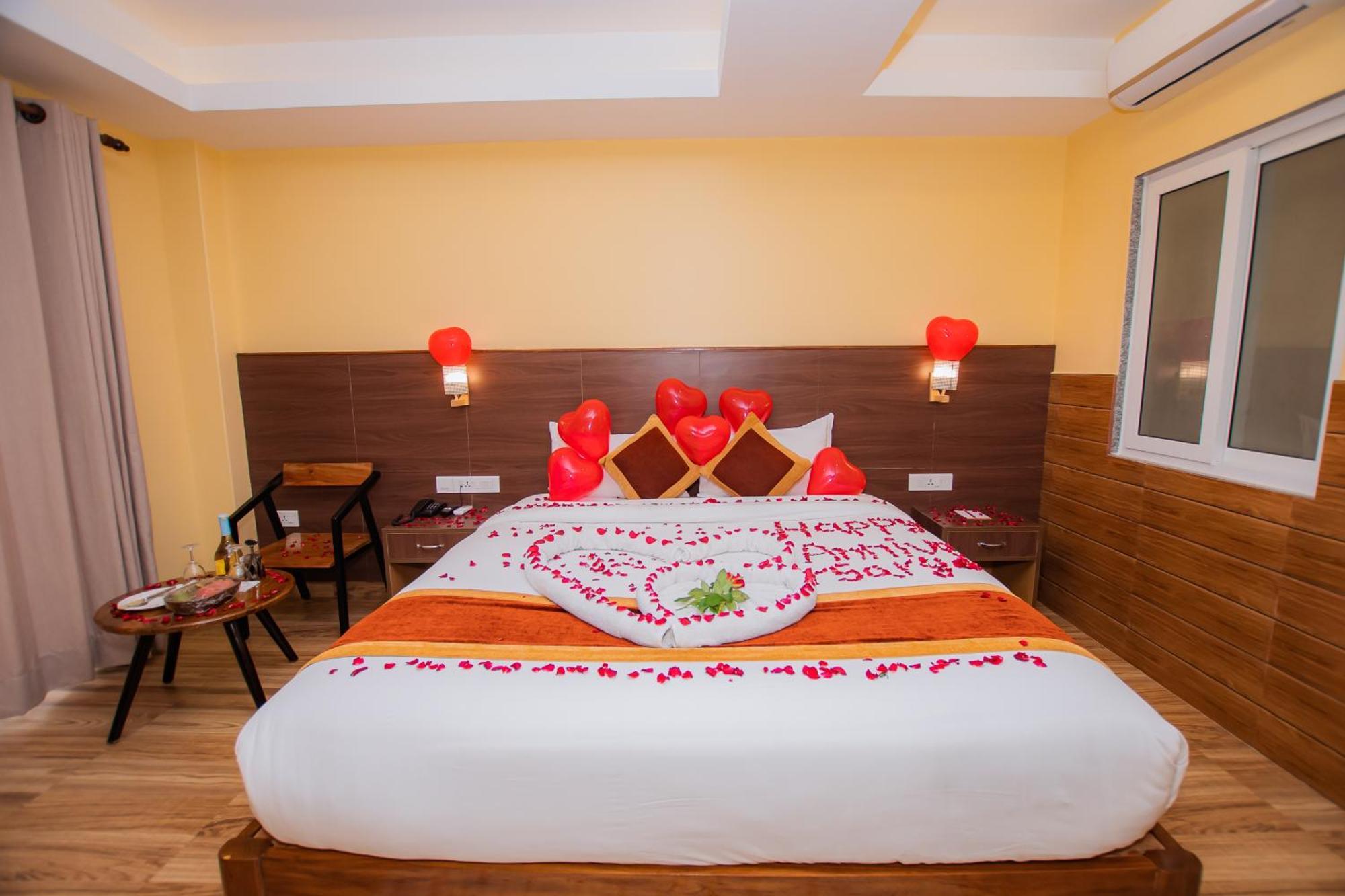 Hotel Hidden Kingdom Pokhara Bagian luar foto