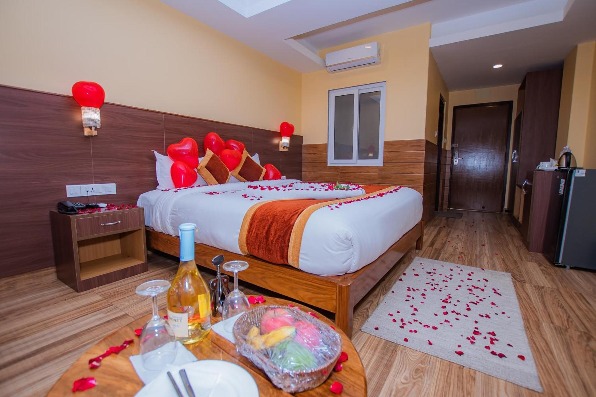 Hotel Hidden Kingdom Pokhara Bagian luar foto