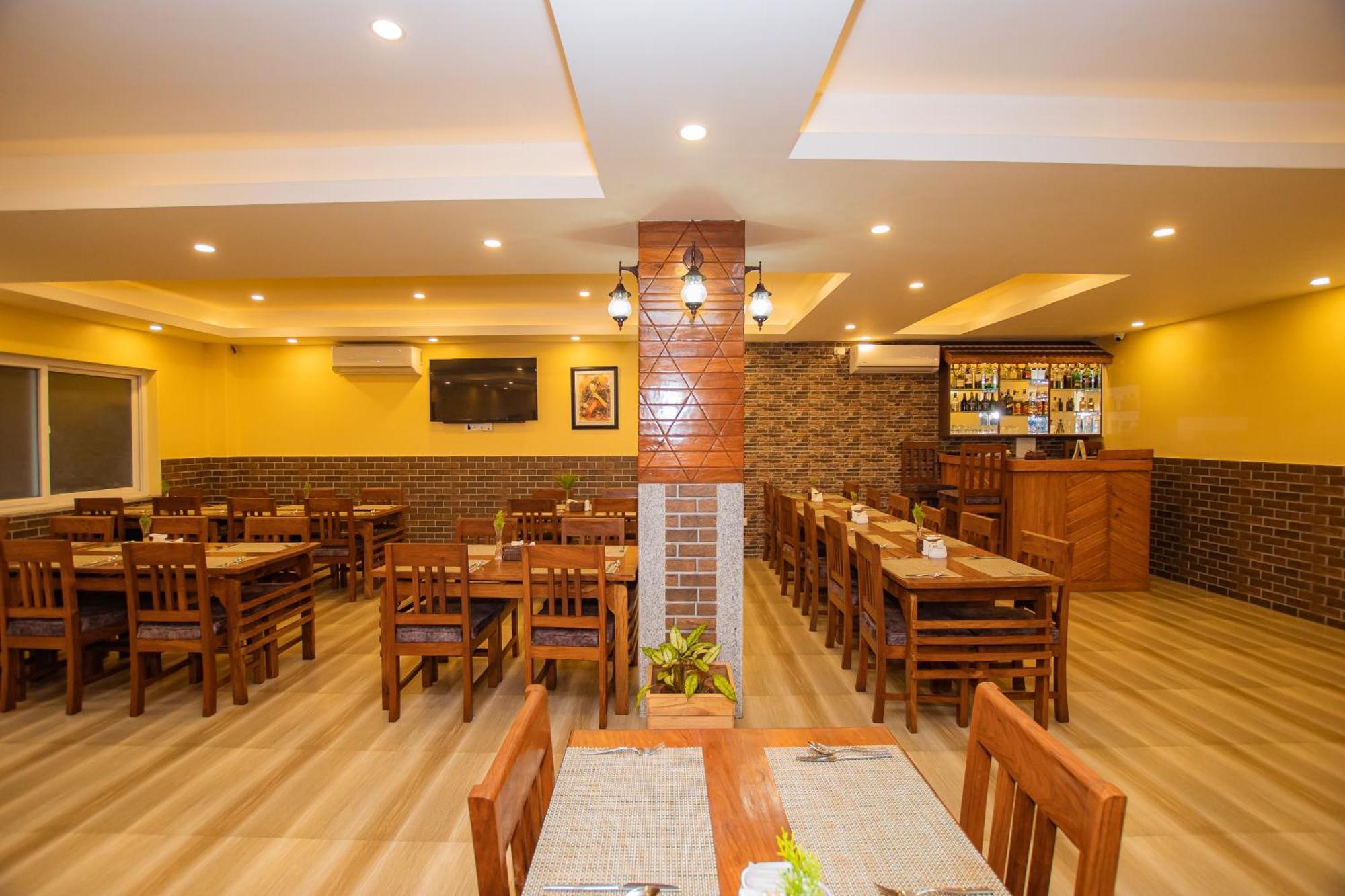 Hotel Hidden Kingdom Pokhara Bagian luar foto